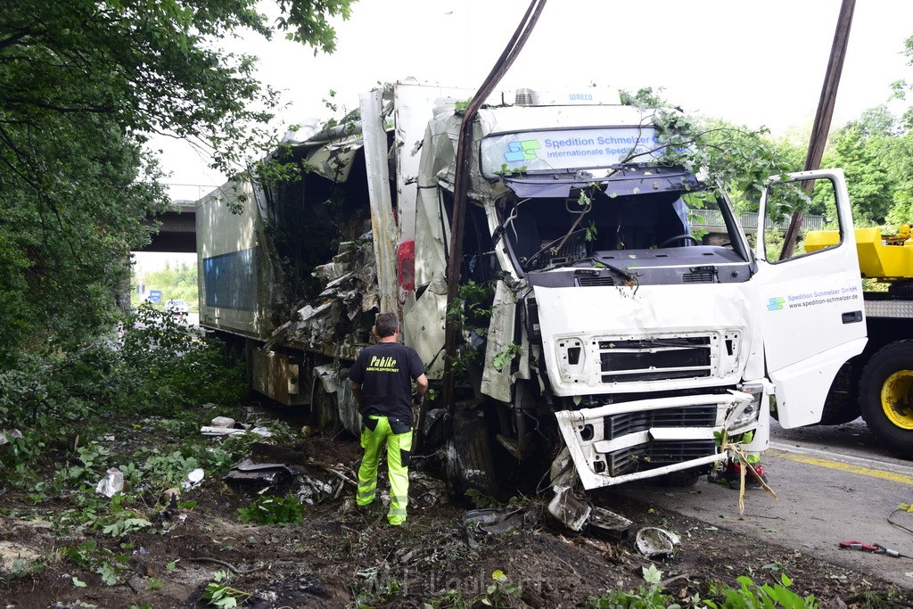 Schwerer VU A 3 Rich Oberhausen Hoehe AK Leverkusen P595.JPG - Miklos Laubert